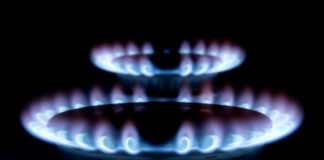 Crisis latest:Â Â Windfall tax on oil majors, say Labour:Â Keep Net Zero measures & tax carbon, say green Tories