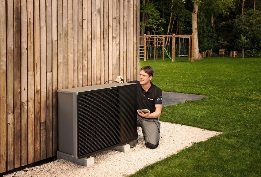 Air source heat pumps 3 times more efficient than boilers, ESC finds    ASHP, air, source, heat, pump, catapult, system, ESC,  electrification, trial, monitor, study, eighteen.