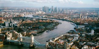 Watt -erloo sunset: ambitious electricity project to speed decarbonisation of River Thames