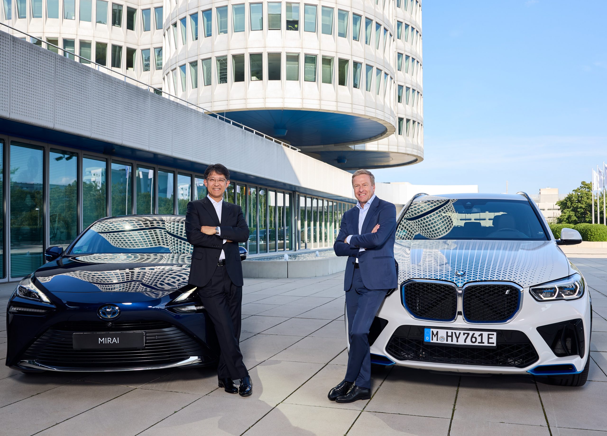 BMW and Toyota Collaborate on Hydrogen Powertrains for Future Mobility