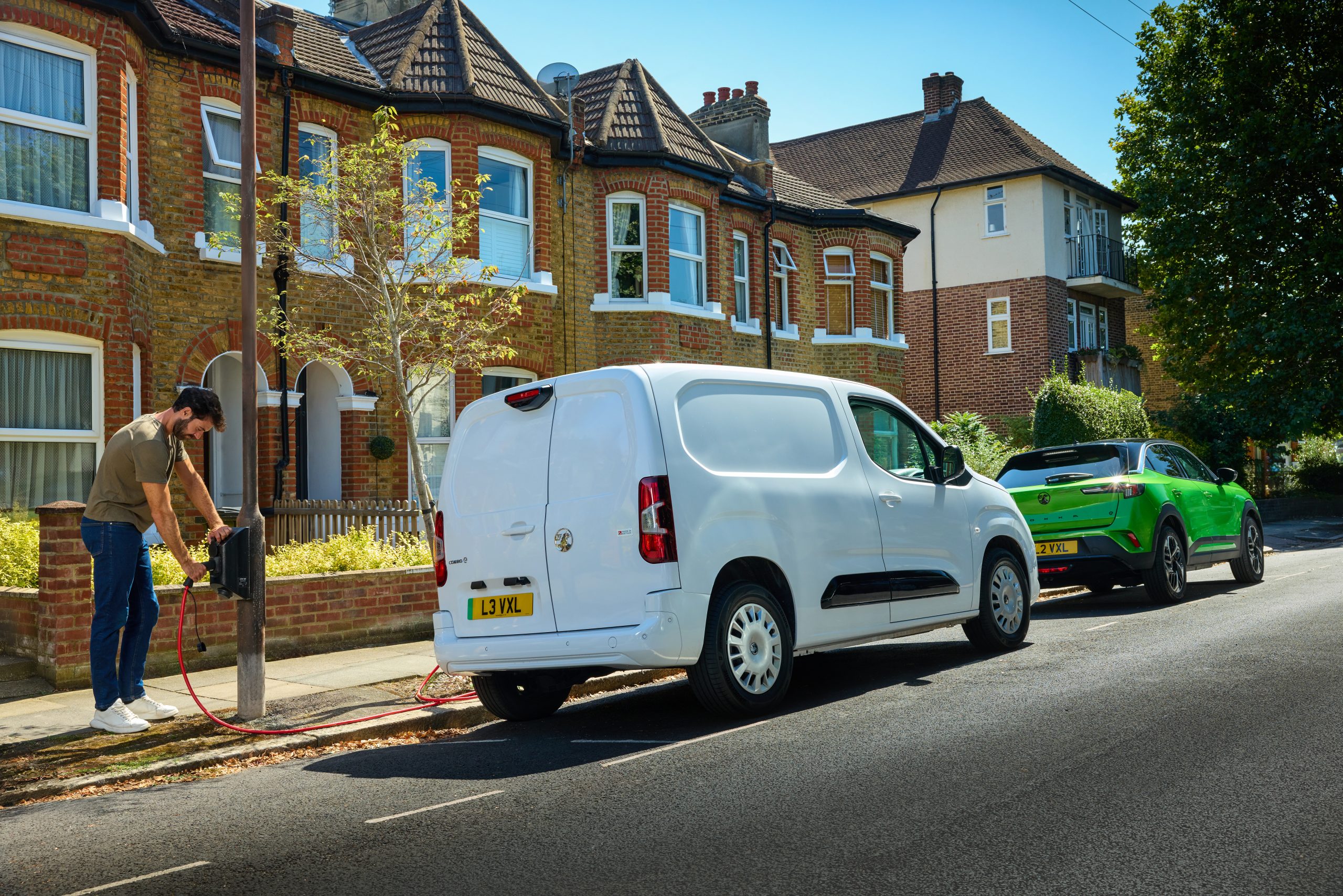 UK’s electric vehicle infrastructure planning need to be based on more precise, targeted metrics, according to joint Vauxhall and Cenex report | theenergyst.com