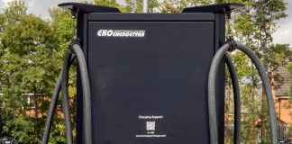 Mercedes adds VEV as TruckCharge service provider