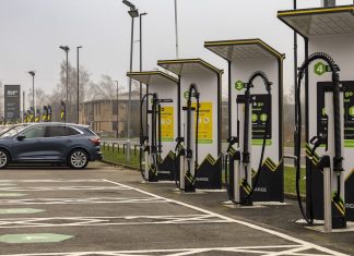 Arnold Clark adds six new ultra-rapid chargers in York